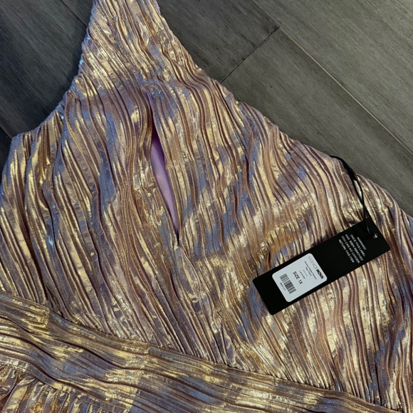 Shimmery Gown! - Picture 3 of 3